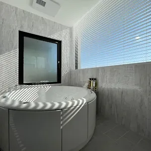 newly-built-elegant-apartment-with-jacuzzi-scenic-city.hotelsinhiroshima.com/
